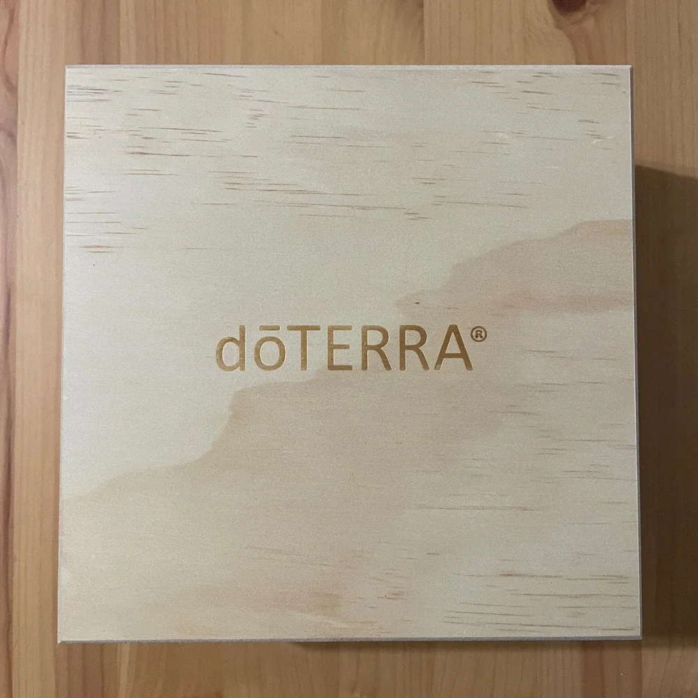 doTERRA Wood Essential Oil Bottle Storage Box - Picture 2 of 10